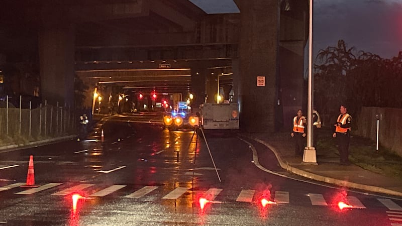 Crash on Nimitz Highway at Valkenburgh Street